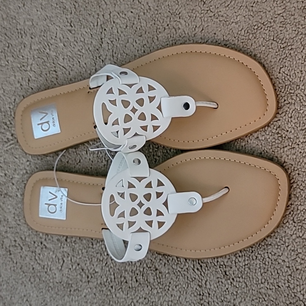 NWOT  Doice Vita Flip Flops Multiple Sizes Available